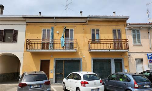 3 LOCALI con ingresso indipendente
